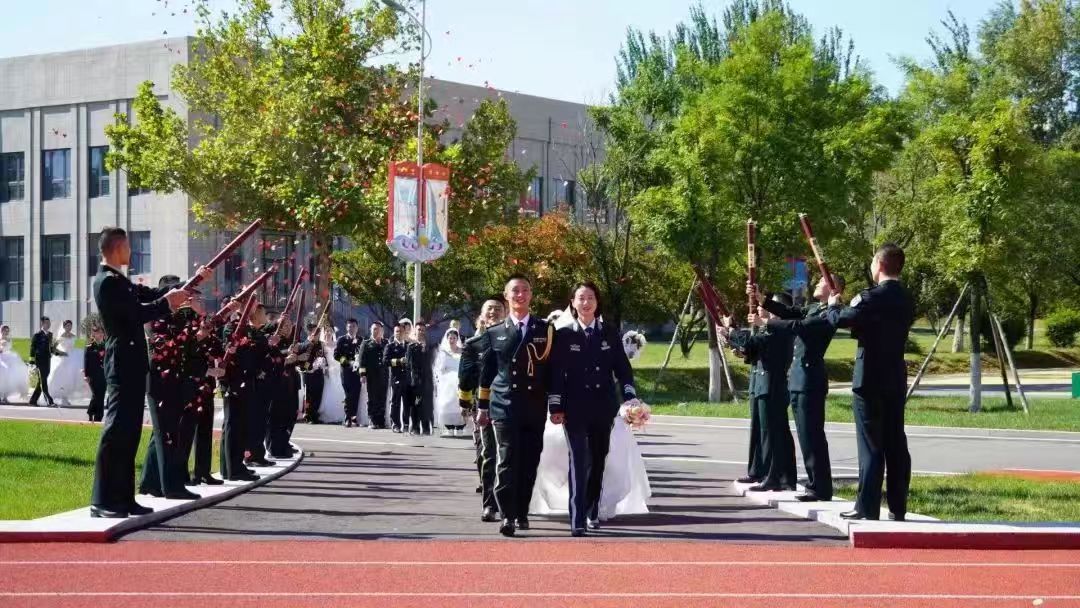 集体婚礼2.jpg