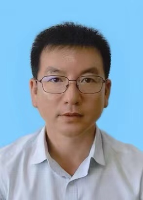 柏长春(图1)